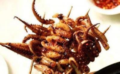夜市小吃，鐵板魷魚(yú)在家就可以做