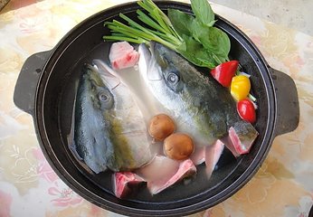  【成都火鍋培訓(xùn)】四川魚頭火鍋秘制香料、湯底