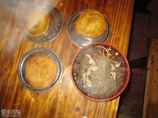 肥腸粉配鍋魁，川味小吃的最佳拍檔，吃過的人都說好