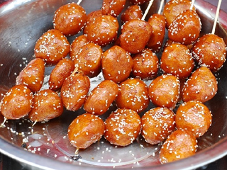 外酥里脆的糖油果子，成都的風(fēng)味小吃之一，做起來如此簡單