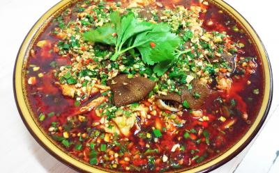成都學習冒菜底料技術哪里好？掌握醬料技術