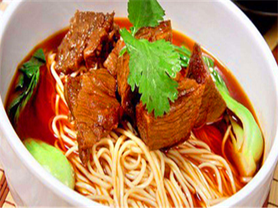 四川特色牛肉面食技術(shù)培訓(xùn)哪家專業(yè)？理論與實(shí)踐相結(jié)合