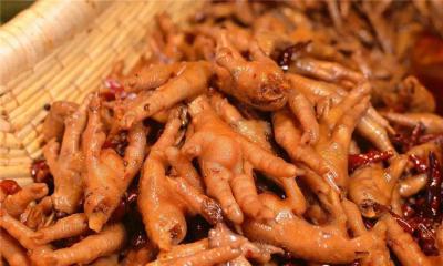 成都現(xiàn)撈鹵菜技術(shù)培訓學校哪里好？學員親身反復鹵制菜品