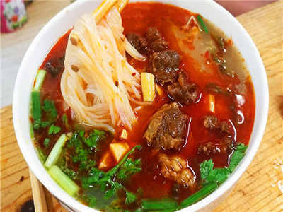  成都川味排骨面食技能訓(xùn)練哪里好？多年的面食經(jīng)驗(yàn)