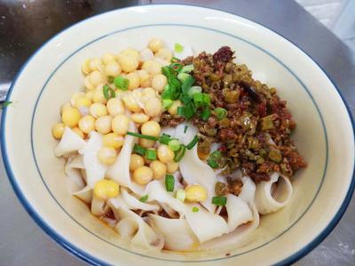 川味面食技術(shù)做法哪里一對(duì)一培訓(xùn)？高湯的熬制方法