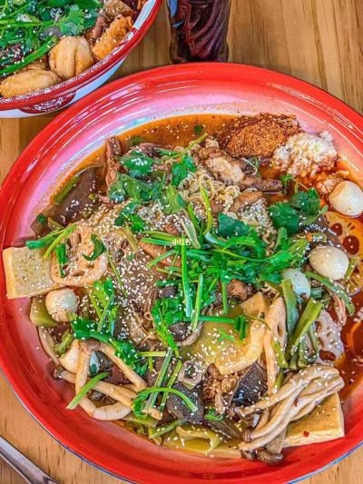 成都學(xué)麻辣燙技術(shù)培訓(xùn)哪家好？