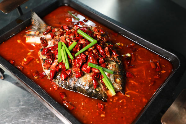 成都學(xué)燒烤烤魚哪里有培訓(xùn)班？成都烤魚培訓(xùn)多少錢？